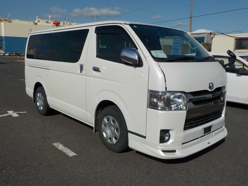 Toyota Hi-Ace  3.0l turbo diesel Mpv /Van /Camper van 