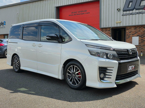 Toyota Voxy  2.0l Voxy Zs 7 Seater mpv Rust free