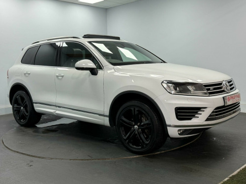 Volkswagen Touareg  3.0 TDI V6 R-Line Tiptronic 4WD Euro 6 (s/s) 5dr