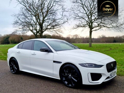 Jaguar XE  2.0 D200 MHEV R-Dynamic SE Black Saloon 4dr Diesel 