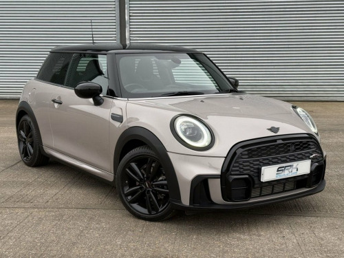 MINI Hatch  1.5 COOPER SPORT 3d 134 BHP