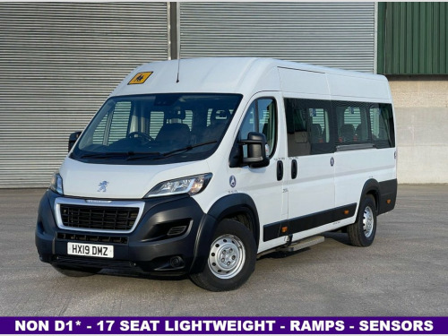 Peugeot Boxer  2.0 440 L4H2 MINIBUS LITE 17 SEAT with parking sen