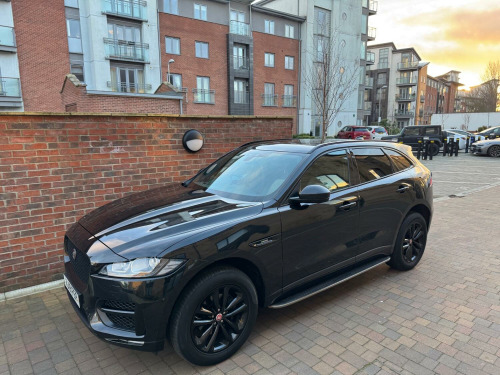 Jaguar F-PACE  2.0 D180 R-Sport