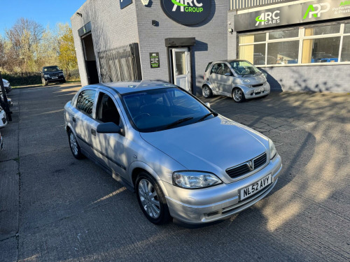 Vauxhall Astra  2.2 i 16v Elegance