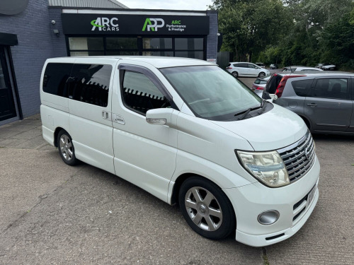 Nissan Elgrand  3.5 V6 Automatic Highway Star