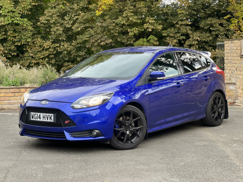 Ford Focus  2.0 T EcoBoost ST-2