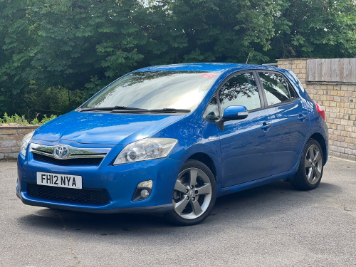 Toyota Auris  1.8 VVT-h T Spirit