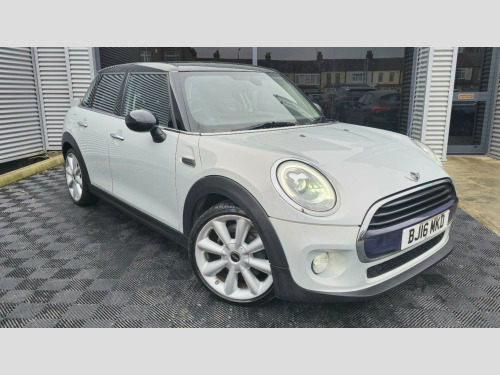 MINI Hatch  1.5 Cooper Auto Euro 6 (s/s) 5dr