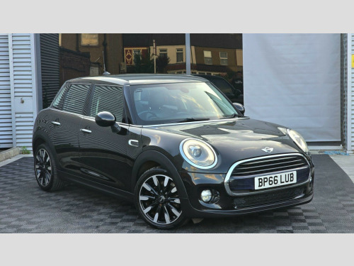 MINI Hatch  1.5 Cooper D Auto Euro 6 (s/s) 5dr