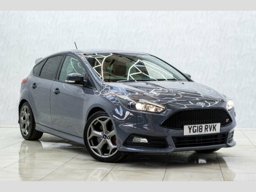Ford Focus  2.0T EcoBoost ST-3 Hatchback 5dr Petrol Manual Eur