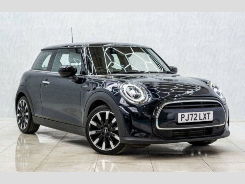 MINI Hatch  1.5 Cooper Exclusive Hatchback 3dr Petrol Steptron