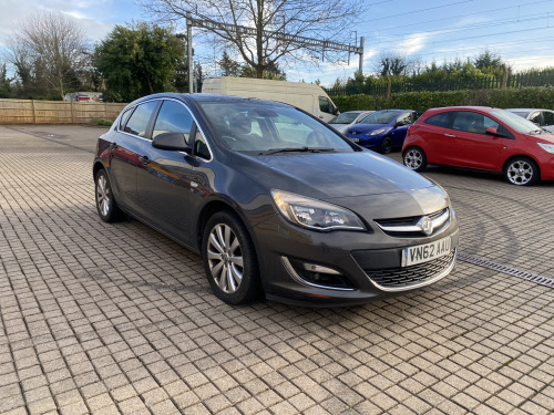 Vauxhall Astra  1.6 16v SE Hatchback 5dr Petrol Manual Euro 5 (115 ps)