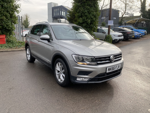 Volkswagen Tiguan  2.0 TDI BlueMotion Tech SE Navigation SUV 5dr Diesel DSG 4Motion Euro 6 (s/