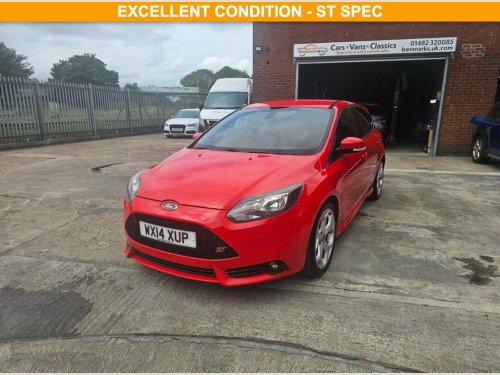 Ford Focus  2.0T EcoBoost ST-2 Hatchback 5dr Petrol Manual Eur