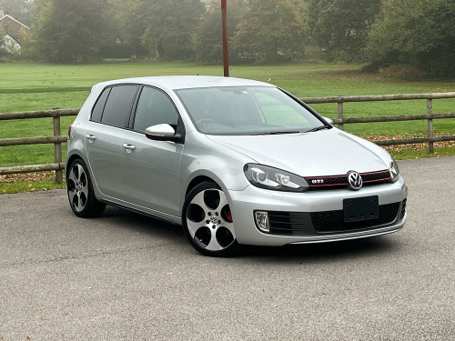Volkswagen Golf  2.0 TSI GTI