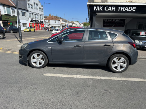 Vauxhall Astra  1.4T 16V SRi 5dr