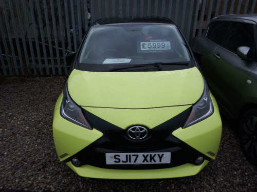 Toyota AYGO  1.0 VVT-i x-cite 3 Yellow Bi-Tone