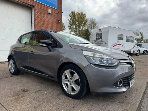 Renault Clio  0.9 TCe Dynamique Nav Hatchback 5dr Petrol Manual 