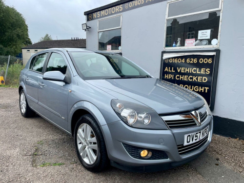 Vauxhall Astra  1.6 i 16v SXi