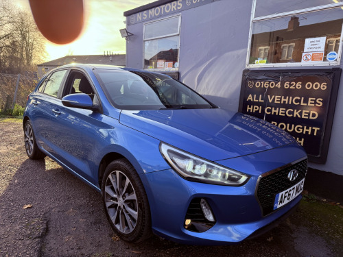 Hyundai i30  1.6 I30 SE NAV 1.6 D 110PS +VIS 