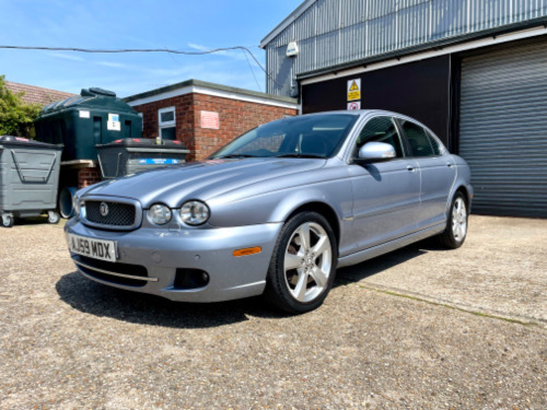 Jaguar X-TYPE  2.2 D DPF SE