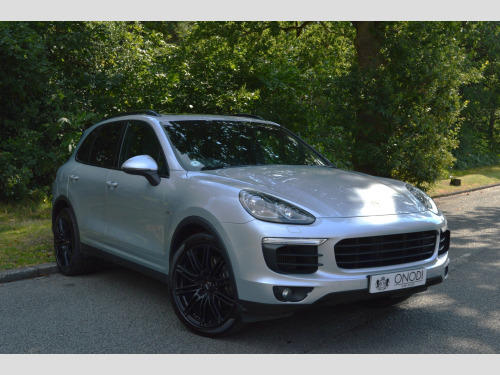 Porsche Cayenne  3.0 TD V6 SUV 5dr Diesel TiptronicS 4WD Euro 6 (s/s) (262 ps)