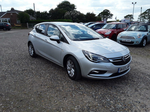 Vauxhall Astra  1.6 CDTi ecoTEC BlueInjection Tech Line Nav