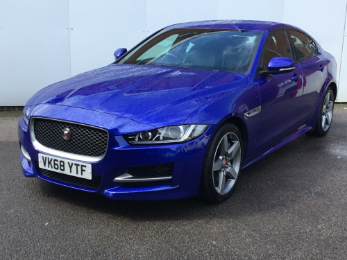 Jaguar XE  R-SPORT 4-Door