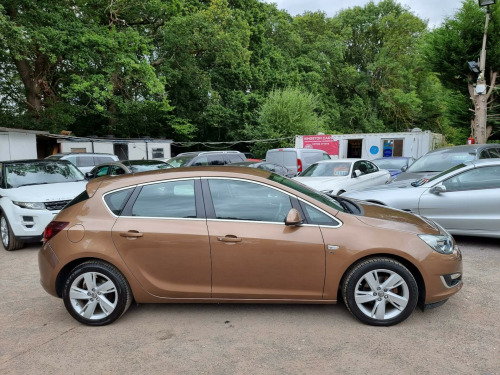 Vauxhall Astra  1.6 16v SRi Auto Euro 5 5dr