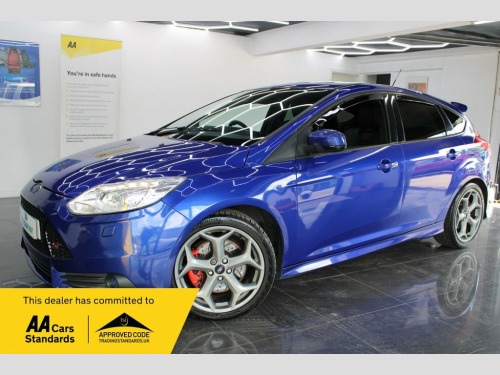 Ford Focus  2.0 ST-3 5d 247 BHP HEATED FRONT SEATS, CRUISE CON