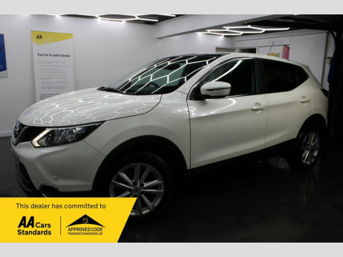 Nissan Qashqai  1.5 dCi Acenta Premium SUV 5dr Diesel Manual 2WD E