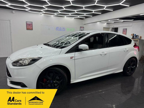 Ford Focus  2.0T EcoBoost ST-2 Hatchback 5dr Petrol Manual Eur