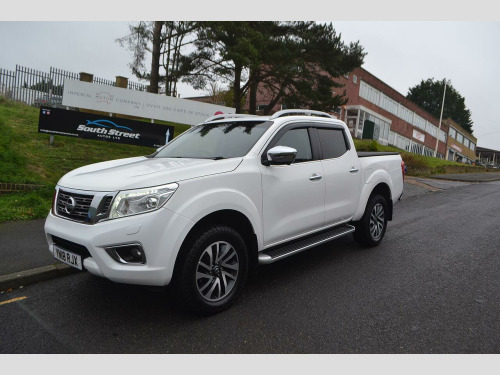 Nissan Navara  2.3 dCi Tekna Pickup Double Cab 4dr Diesel Manual 4WD Euro 6 (s/s) (190 ps)