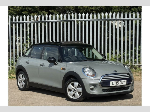 MINI Hatch  1.5 Cooper Hatchback 5dr Petrol Auto Euro 6 (s/s) (136 ps)
