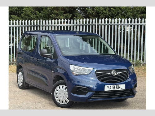 Vauxhall Combo  1.2 Turbo GPF Design MPV 5dr Petrol Manual Euro 6 (s/s) (110 ps)