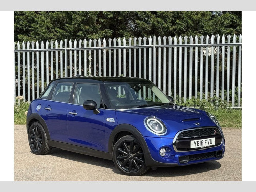 MINI Hatch  2.0 Cooper S Hatchback 5dr Petrol Steptronic Euro 6 (s/s) (192 ps)