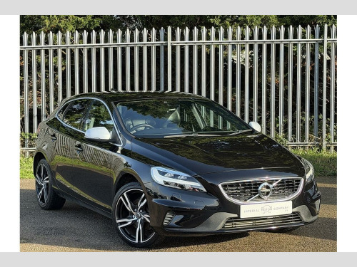 Volvo V40  2.0 T3 R-Design Pro Hatchback 5dr Petrol Manual Euro 6 (s/s) (152 ps) 