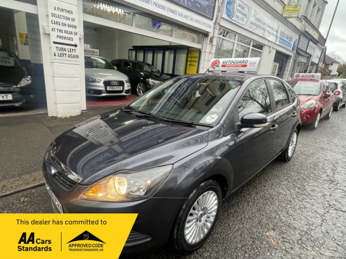 Ford Focus  TITANIUM 5-Door