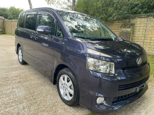 Toyota Voxy  Mpv 2 litre petrol 