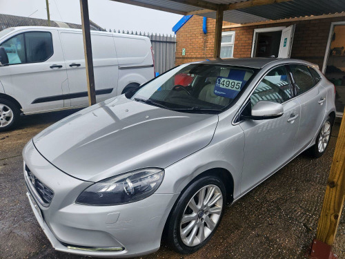 Volvo V40  2.0 D3 SE Lux Nav