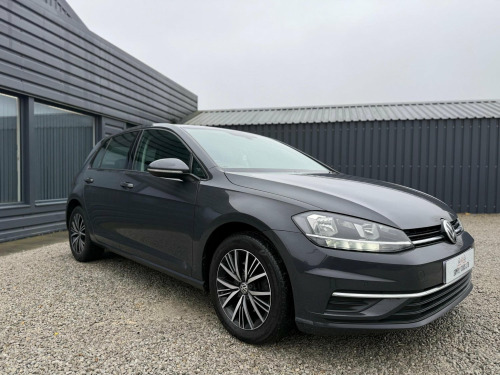 Volkswagen Golf  2.0 TDI BlueMotion Tech SE Nav Euro 6 (s/s) 5dr