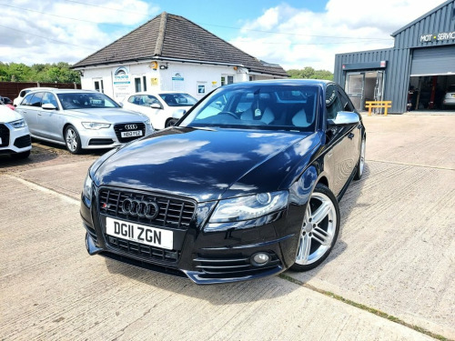 Audi A4  3.0 S4 QUATTRO 4d 329 BHP