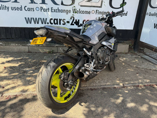 YAMAHA MT-10