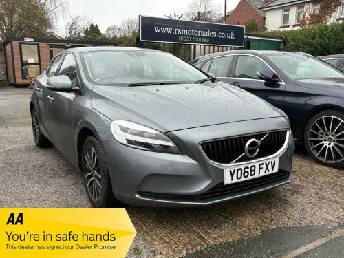 Volvo V40  1.5 T2 GPF Momentum Nav Plus Hatchback 5dr Petrol  