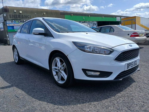 Ford Focus  1.0T EcoBoost Zetec Hatchback 5dr Petrol Manual Eu