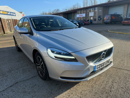 Volvo V40  1.5 T2 GPF Momentum Nav Plus Auto Euro 6 (s/s) 5dr 