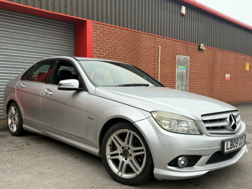 Mercedes-Benz C-Class C220 2.1 C220 CDI BlueEfficiency Sport Auto Euro 5 4dr 