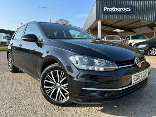 Volkswagen Golf 2.0 TDI SE Nav