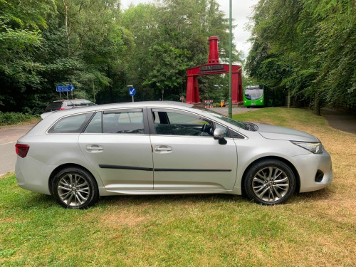 Toyota Avensis  D-4D BUSINESS EDITION