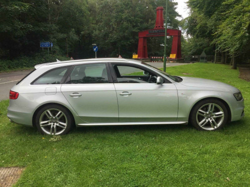 Audi A4  AVANT TDI QUATTRO S LINE